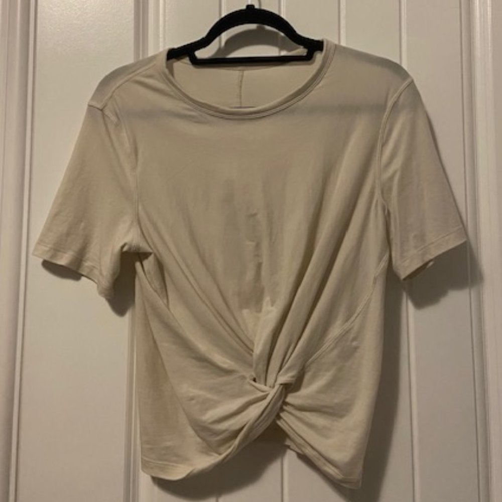 Lululemon Off White Crescent Tee Size 4